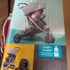 Century Stroll on 3-Wheel 2-in-1 Lightweight Travel System in Metro